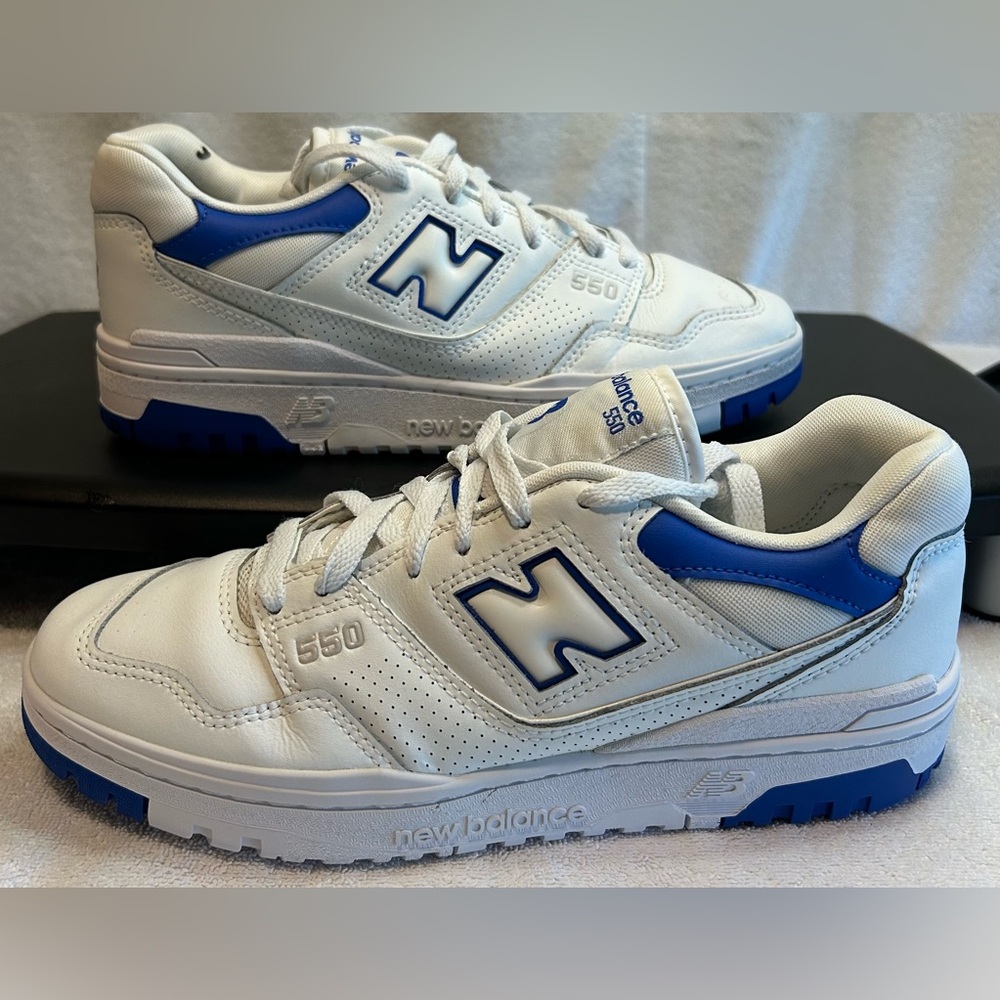 New Balance 550 SIZE 9M/10.5W Classic Tennis Shoes